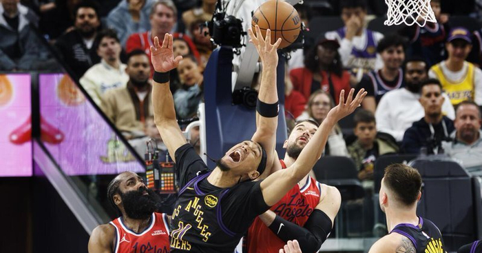 九游网页版入口-转折点洛杉矶湖人防线松动，NBA总决赛国际比赛日攻防权衡，气氛紧张，年轻球员得到机会的简单介绍